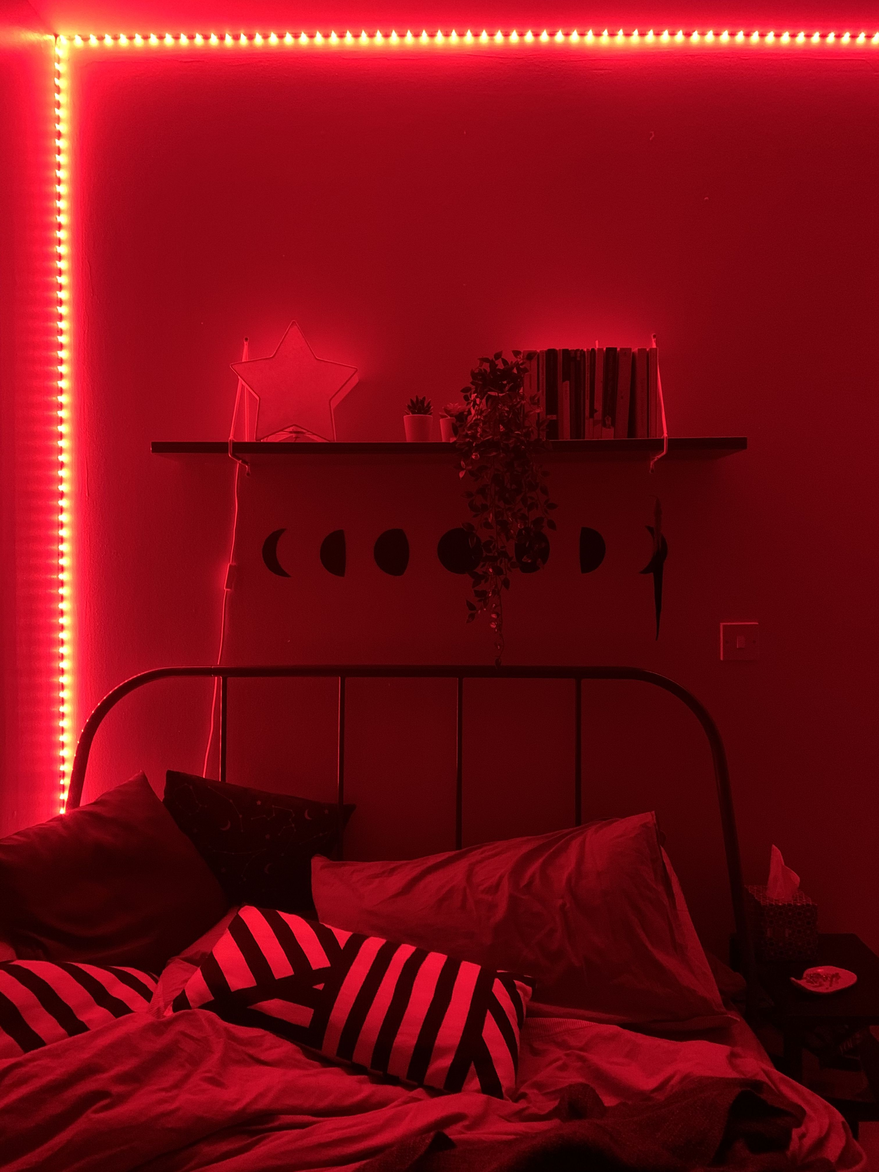 Featured image of post Aesthetic Room With Led Lights Red