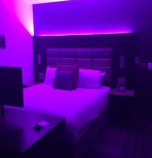 Featured image of post Black Aesthetic Bedrooms With Led Lights