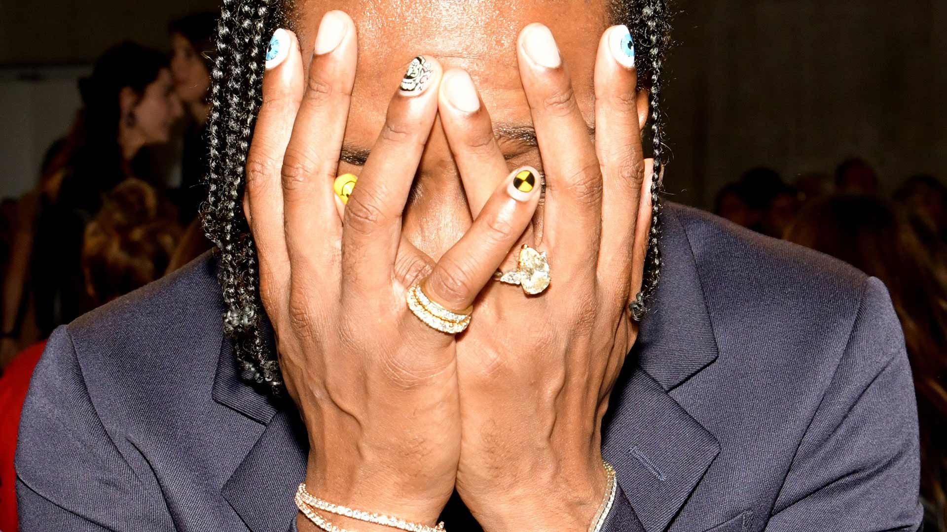 Featured image of post Smiley Face On Nails Men