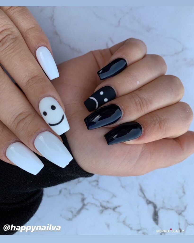 Featured image of post White Smiley Face On Nails